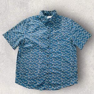 Old Navy Built-In Flex Mens Button Up Everyday Shirt Large Blue Fish Print